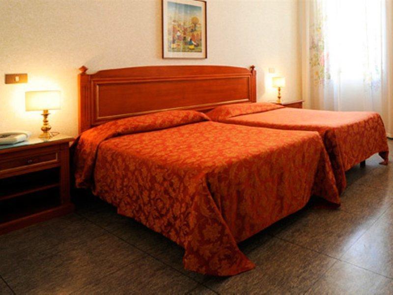 Hotel B&B Hotel Trieste 3*